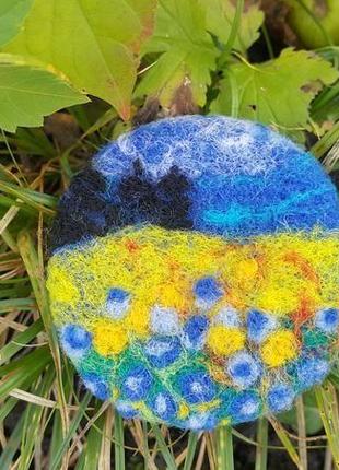 Валяне брошка квітучий луг