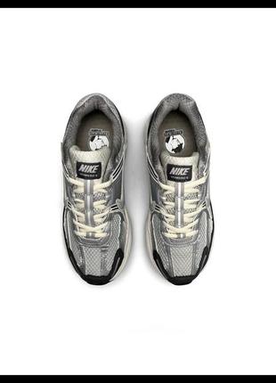 Жіночі кросівки nike vomero 5 wmns gray silver3 фото