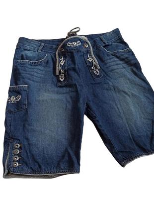 Джинсові шорти в баварском стилі