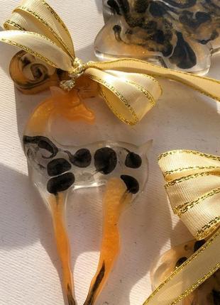 Набор елочных украшений из 8 игрушек в черно-золотых цветах отличный подарок на новый год10 фото
