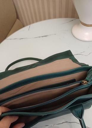 Кожаная сумка фирмы radley насыщенного темно-зеленого цвета.8 фото