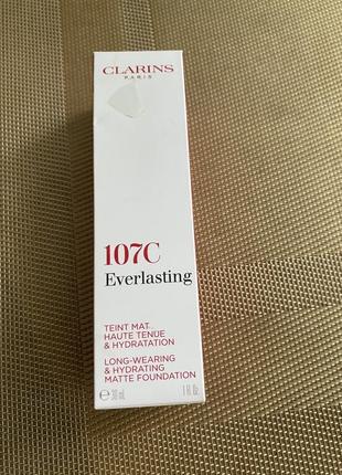 Тональна основа clarins