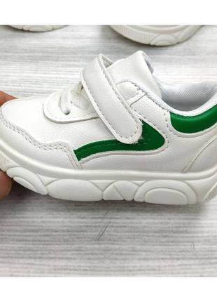 Кросівки дитячі pu-шкіра білі з зеленими смужками3 фото