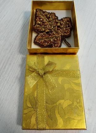 Брошь  "золотой лист" в подарочной упаковке2 фото