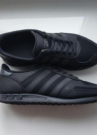 Кросівки adidas la trainer