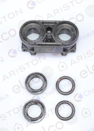 З'єднання з теплообмінником ariston 61302492