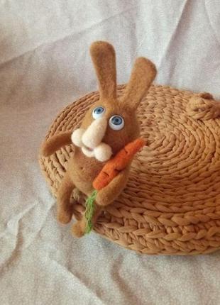 Зайчик коричневый
