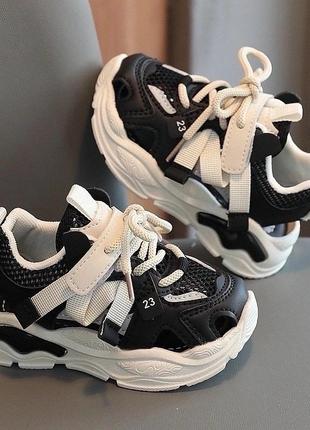 Літні кросівки