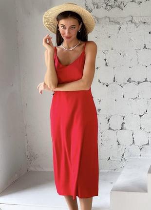 Платье комбинация сатиновая с глубоким вырезом красное3 фото