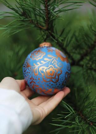 Новорічна кулька з ручним розписом український орнамент1 фото