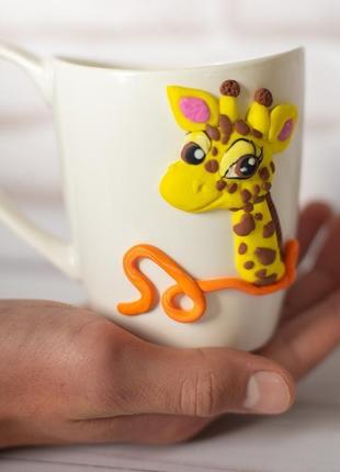 Чашка з декором з полімерної глини. чашка з жирафом2 фото