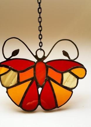 Вітражна підвіска на вікно «метелик», техніка тіффані. метелик маленький ловець сонця1 фото