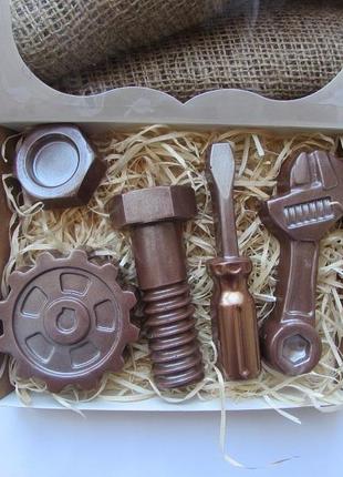Шоколадний набір для чоловіків "інструменти" , 300 грам