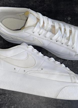 Шкіряні кросівки nike blazer low platform, оригінал, р-р 41 уст 26,5 см2 фото