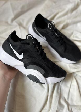 Спортивні кросівки nike superrep go