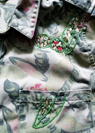 Рубашка женская джинсовая, хаки, цветочный принт с вышивкой. м3 фото