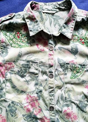 Рубашка женская джинсовая, хаки, цветочный принт с вышивкой. м2 фото