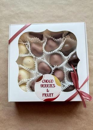 Сублімовані ягоди у шоколаді ,набір полуниця в шоколаді і малина в білому та темному шоколаді 20 шт3 фото