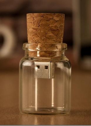 Стеклянная usb флешка bottle с именной гравировкой для хранения свадебных фото, 4 - 64 гб6 фото