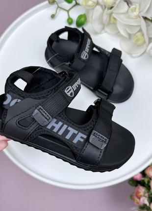 Сандалии черные