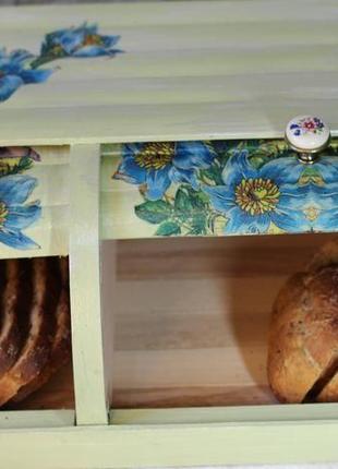 Деревянная хлебница оформлена в технике декупаж2 фото