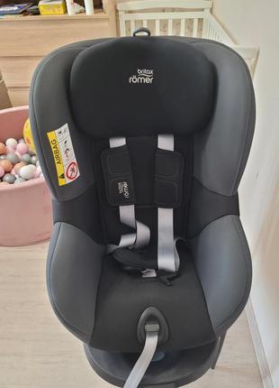 Автокрісло поворотне britax romer dualfix 2r