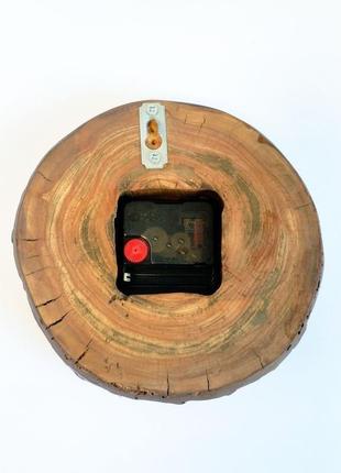Оригинальные часы из дерева 17 см2 фото
