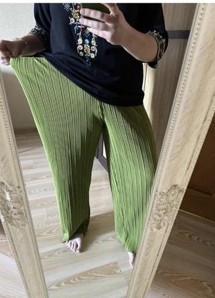 Новые модные тонкие широкие брюки плиссе на резинке 52-54 р6 фото