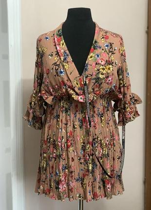 Новое,натуральное,мега крутое платье в цветы