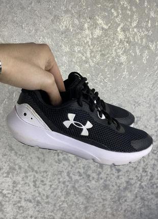 Женские спортивные кроссовки under armour bgs surge 33 фото