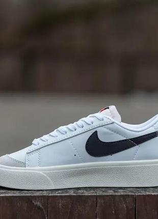 Жіночі кросівки nike blazer low platform white black / найк блейзер платформ низькі3 фото