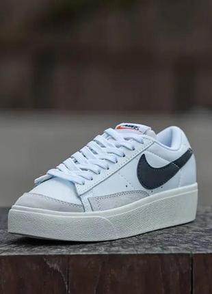 Женские кроссовки nike blazer low platform white black / найк блейзер платформ низкие2 фото