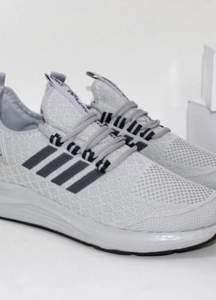 Светлые текстильные кроссовки на весну-лето