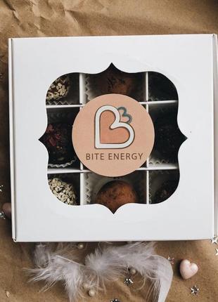 Натуральні цукерки із сухофруктів ⚡️ bite energy в подарунковій коробці 3 * 31 фото