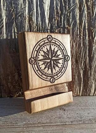 Дерев'яна підставка для телефону компас