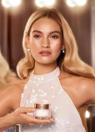 Крем charlotte tilbury magic cream
оригінальний

зволожуючий антивіковий крем charlotte tilbury charlotte's magic cream , 150 мл1 фото