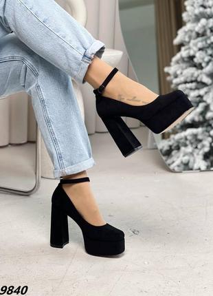Красивые женские туфли черные с ремешком на высоком каблуке блочный каблук туфельки на платформе туфлы с ремешком на каблуках замша bratz2 фото