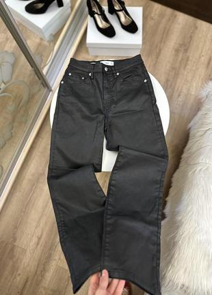 Черные укороченные джинсы с пропиткой mango7 фото