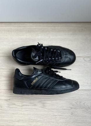 Черные кожаные кроссовки adidas gazelle кеды samba spezial smith superga6 фото