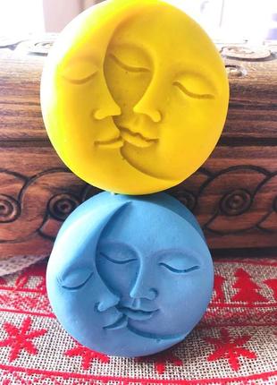 Набір свічок ручної роботи "місяць та сонце"1 фото