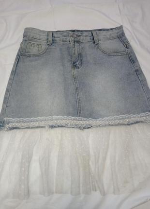 Жіноча джинсова спідниця з перлинами та фатіном2 фото