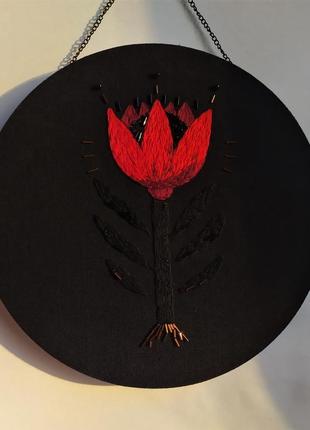Інтер'єрне пано з вишивкою "палаюча квітка"1 фото