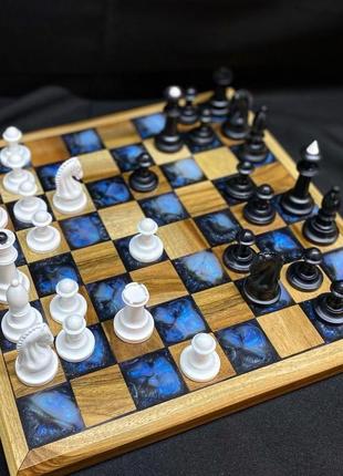 Шахматы из натурального дерева и эпоксидной смолы3 фото