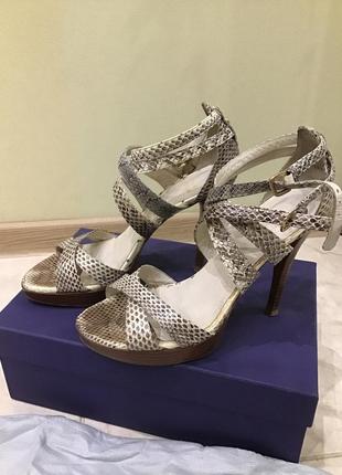 Босоножки из питона stuart weitzman1 фото