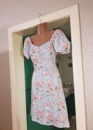 Распродажа платье prettylittlething с пуговицами/петлями asos цветочное10 фото