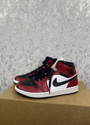 Кроссовки nike air jordan 1 mid chicago black toe 2020