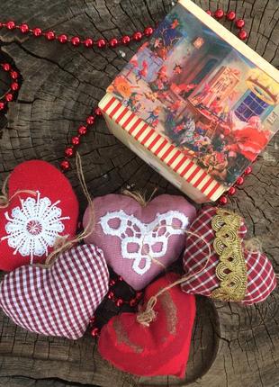 Новорічний набір сердечок з тканини в красивій коробочці, новорічний декор, іграшка на ялинку1 фото