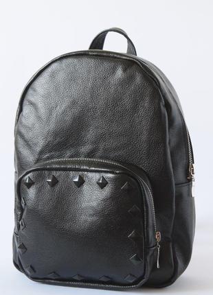 Жіночий рюкзак чорний з натуральної шкіри1 фото