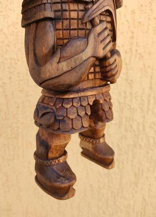 Деревянная статуэтка «воитель»3 фото