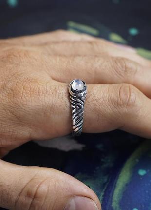Серебряное кольцо с лунным камнем "tornado"3 фото